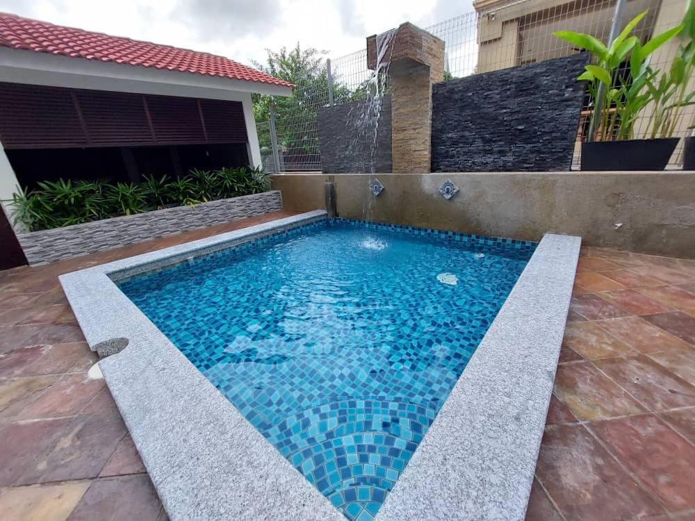 Christee Suites Hotel Malacca Buitenkant foto