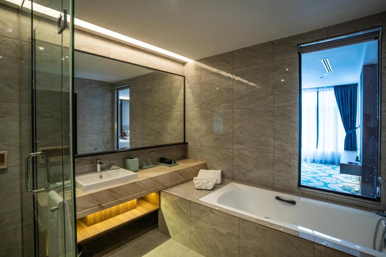 Christee Suites Hotel Malacca Buitenkant foto