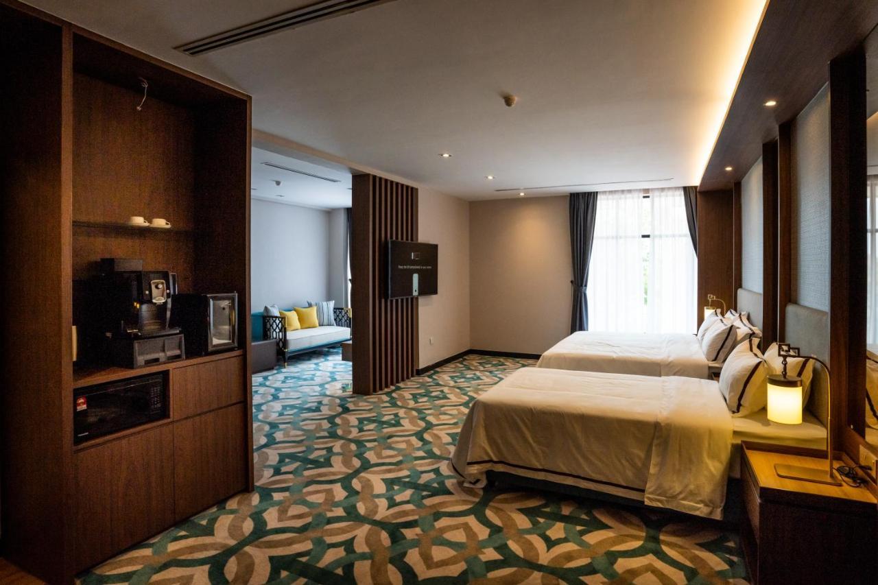 Christee Suites Hotel Malacca Buitenkant foto